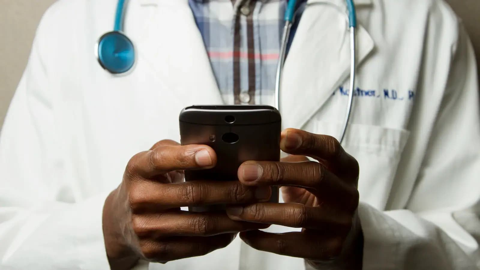 حلول HealthTech التكنولوجيا الصحية في السعودية
