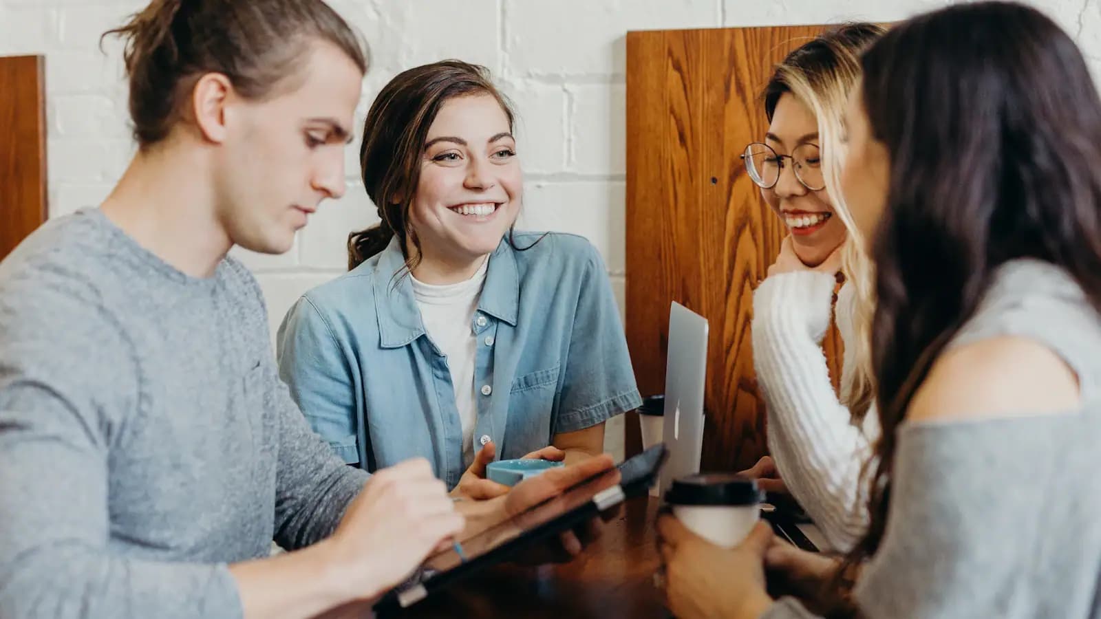 تطبيقات الخدمات عند الطلب On-Demand في السعودية